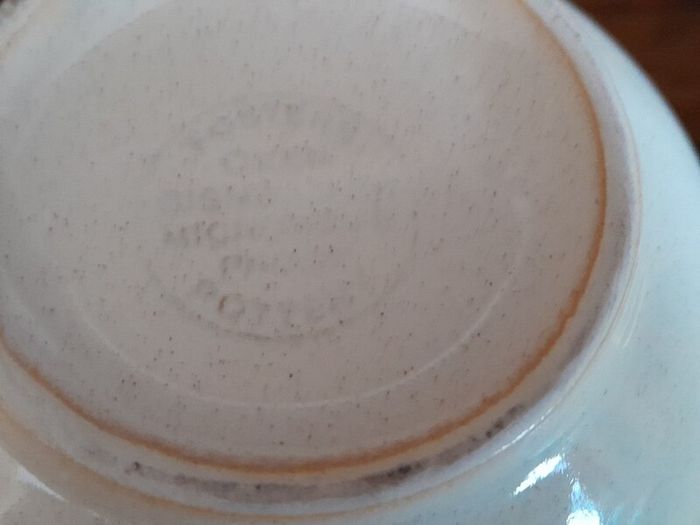 Mid Century Fosters England Honeycomb 6 inch vase