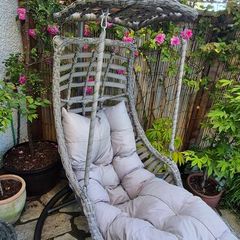 Hanging egg chair