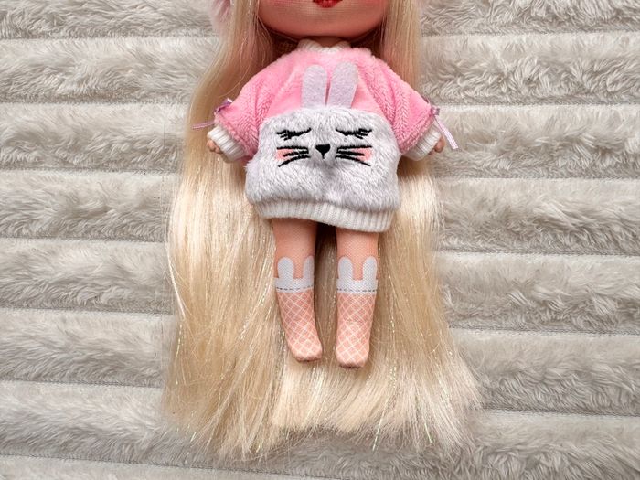 Na! Na! Na! Surprise Doll Aubrey Heart with Bunny Sweater Used Please see photos
