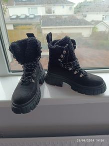 PRIMARK black winter boots - size IE 5 / EU 38