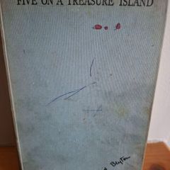 Five on a Treasure Island