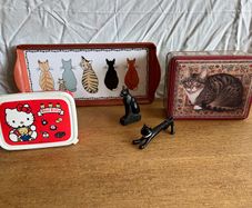 Pre-loved Cat Tray + 2 Boxes+ Cat ornament + pen