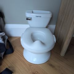 Toddler potty with flush noise