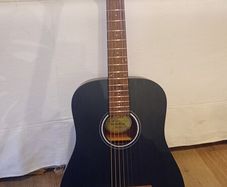 Fender 3/4 guitar + gig bag