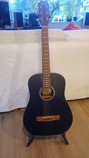 Fender 3/4 guitar + gig bag