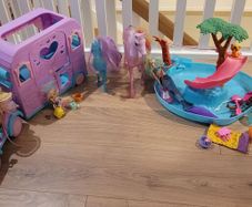 Barbie Pool, Horse Box and car, horses, accessories