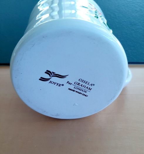 2026 Gisela Graham Christmas cups