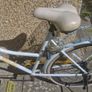 Woman's bike Image 2