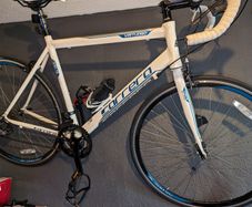 carrera road bike
