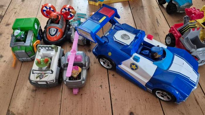 Paw patrol Dino Tower, 2 revup cars, Chase transforming car