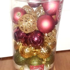 Brand new shatterproof christmas baubles(Red,green and gold)