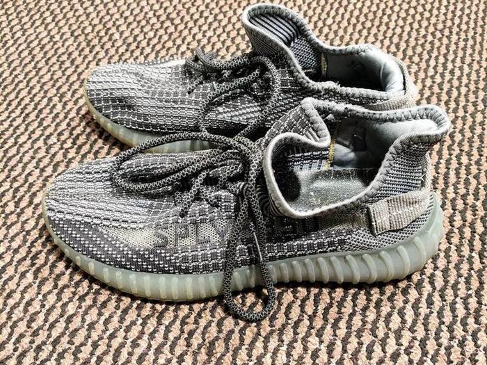 Adidas Yeezy Boost 350 V2 Carbon (Asriel)  Size 42 / UK 8