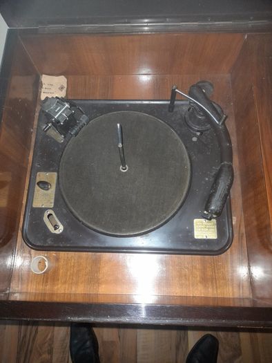 Antique Garrard Walnut Radiogram Model RC 80 Automatic Record Changer