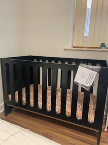 Tom Cot crib