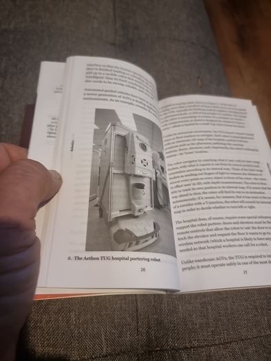 Robotics: A Very Short Introduction (Very Short Introductions) (Paperback)