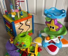 Toy bundle 6- 24 months