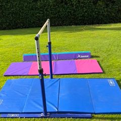 Gymnastics bar & mat