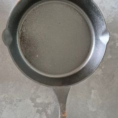 cast iron pan