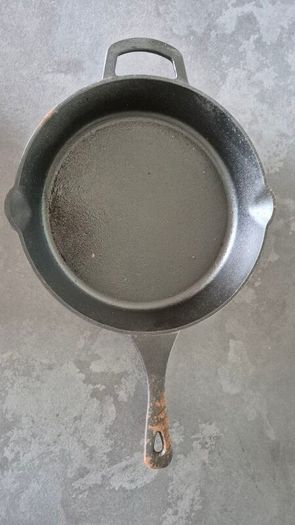 cast iron pan