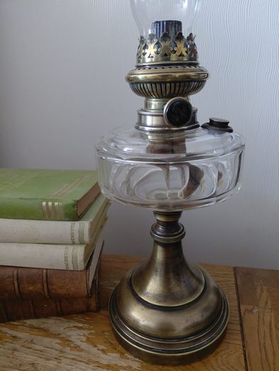 Antique beautiful large French oil lamp brass and Crystal Working