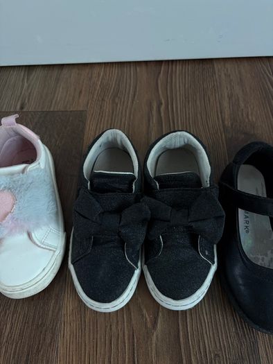 Girls black glitter trainers with beautiful bows size 9