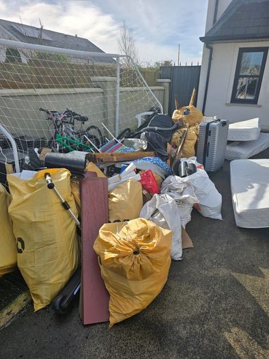 Waste collection we cover all of Dublin we are the best prices in Dublin give use a text anytime for a free quote no job to big no job to small