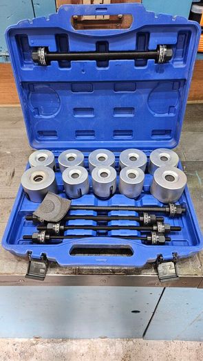Wheel Bearing Press Puller