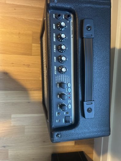 Fender mustang V2 beginners practice amp