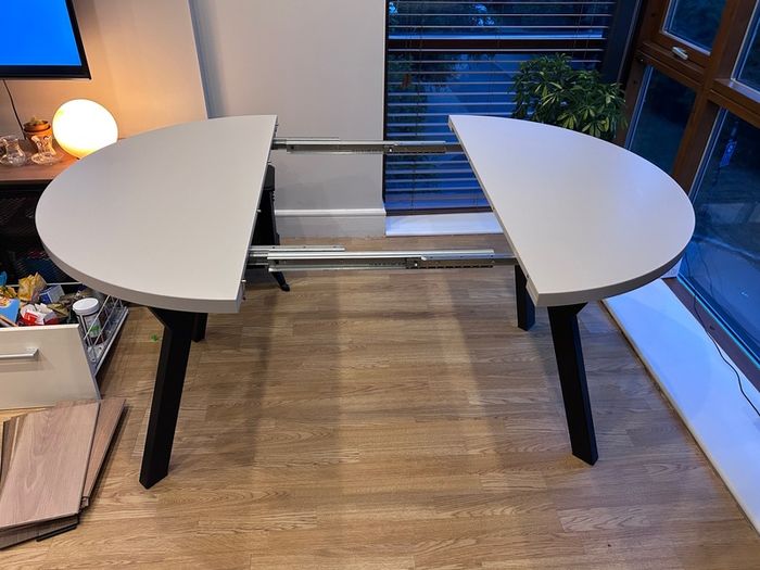 Extendable Dining Table
