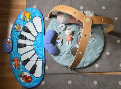 Tummy Time Mat (Ingenuity) + free tummy time piano + Large Tummy Time pillow with toys