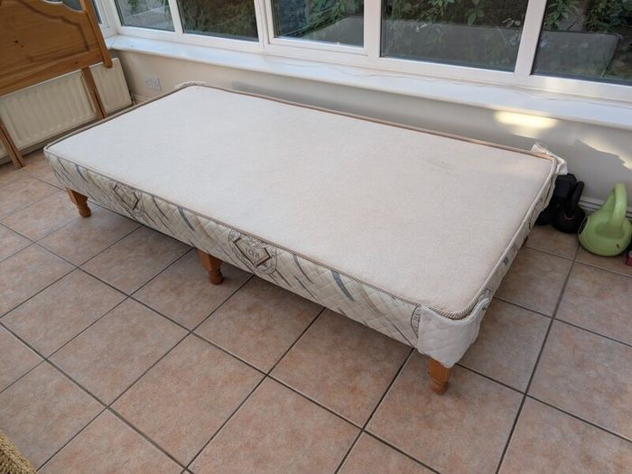 Free single bed and two matresses