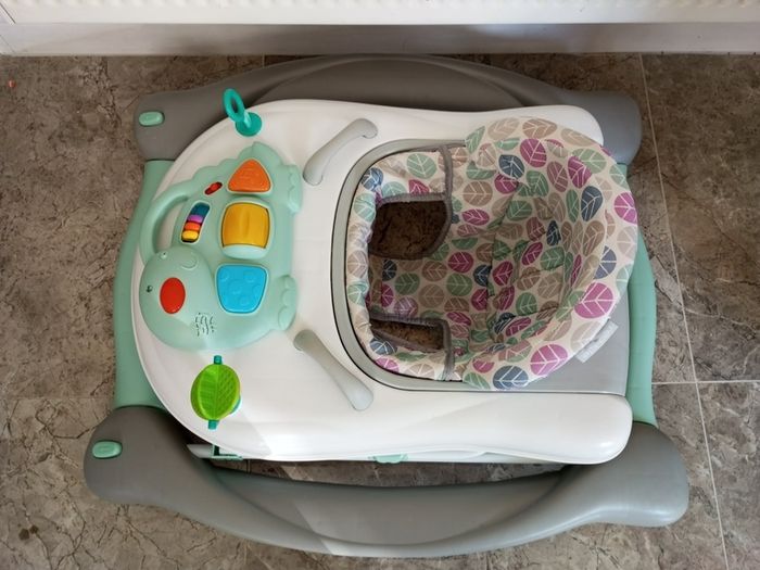 baby's walker