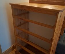 chest of drawers