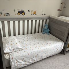 Baby and toddler cot bed