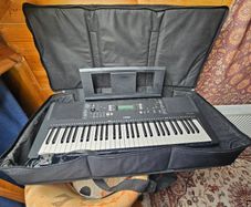 Yamaha PSR E373 keyboard