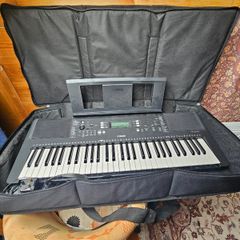 Yamaha PSR E373 keyboard