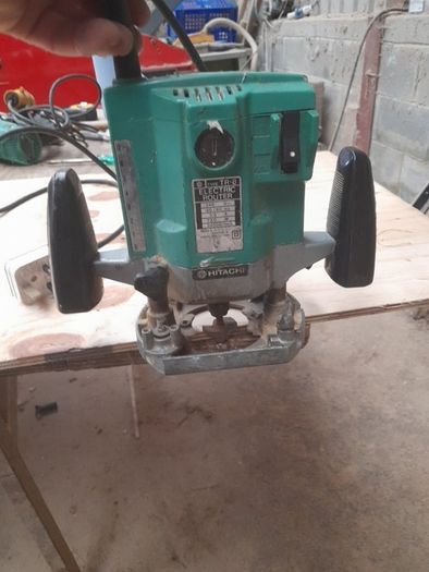 router hitachi