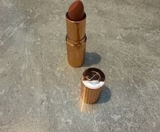 Charlotte Tilbury - pillow talk fair lipstick