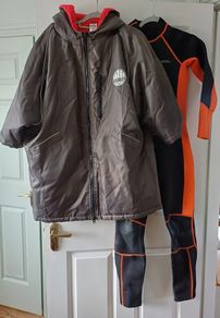 Wet suit & dry robe kids bundle