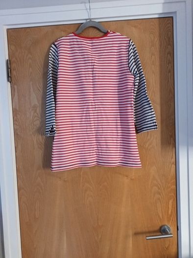 Grace & Kelly  Top. S. M -12.  New' No Tag.