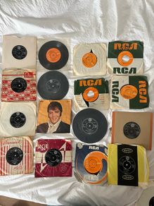 16x Elvis Presley 7" singles