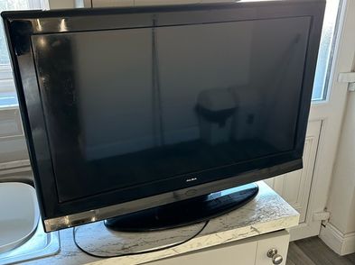 32 Inch Tv For Sale in Thurles, Tipperary from ThatLadDavid