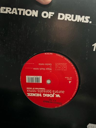 10e each Techno 12" vinyl