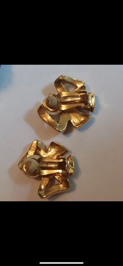 3 pairs of Nina Richi clip-on earrings in good condition