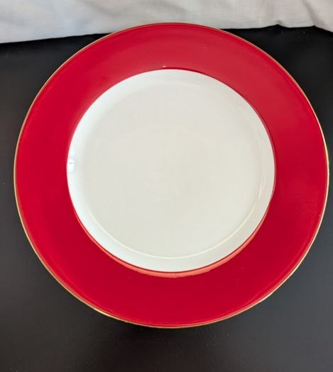 Crate and Barrel 6x Halo Red Dinner Plates 26cm Gold Trim