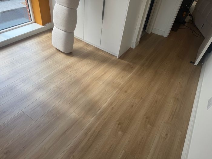 Carpenter Handyman kitchen fitter Flat pack specialist