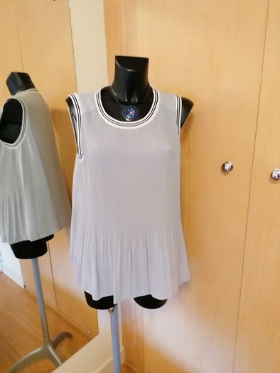 Women's Top Nwot Size 14