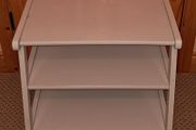 Shelf unit on wheels