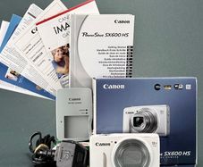 Canon PowerShot SX600 HS 16.0MP Digital Camera - White