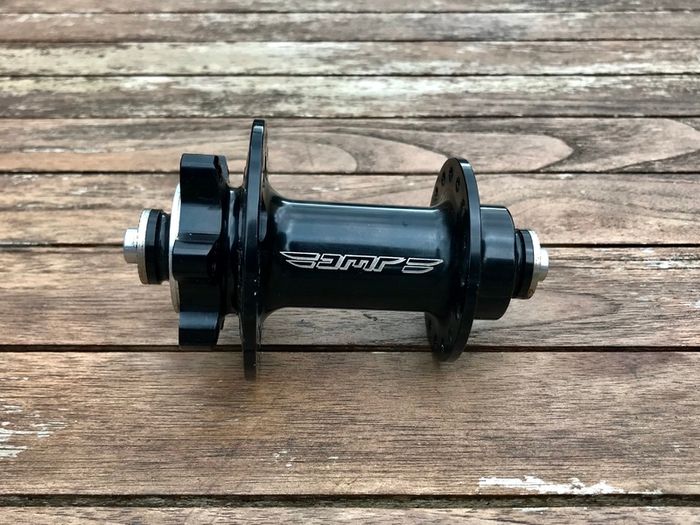 DMR Revolver Front Hub
